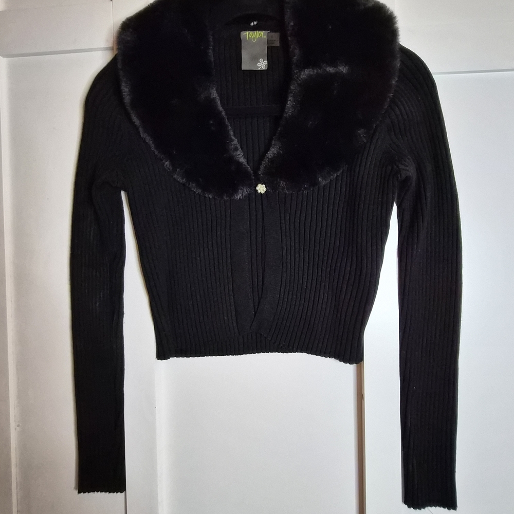 Taylor Elegant Black Ribbed Sweater with Faux Fur Trim